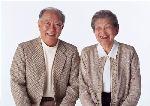 「大连养老网」3位退休老人关于如何养老的自诉。