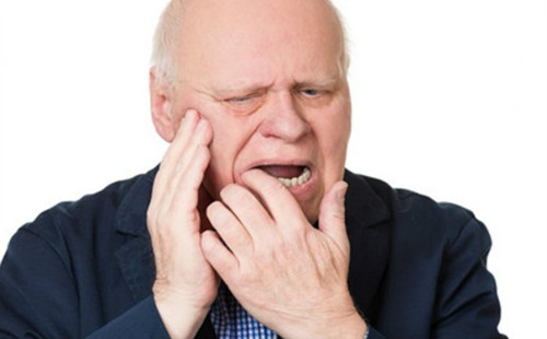 为什么老年人秋季口腔溃疡高发？主要原因有这6种