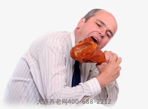 老年人吃肉对身体不好？其实吃点肉更健康