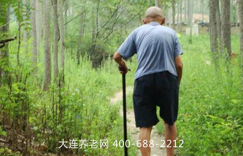 老年人迈入65岁“寿命坎”，为了父母健康，子女应注意这4件事！