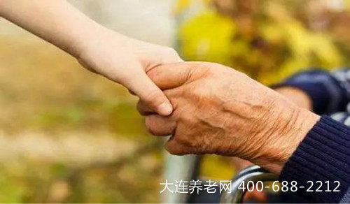 怎样解决空巢老人的孤独问题？