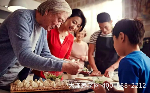 天下老人的期盼：您今年过节回家吗？
