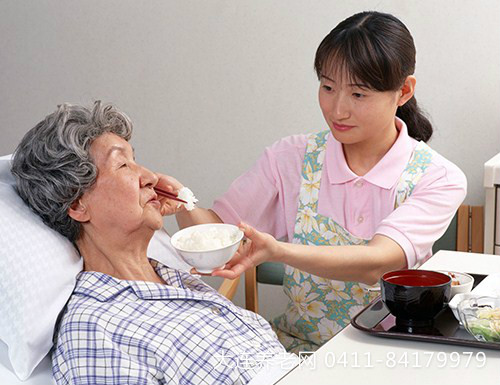 大连养老网：入住养老院的好处有哪些？