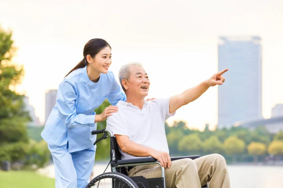养老护理员紧缺难题如何破