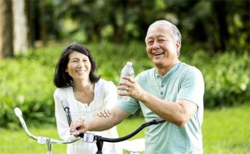 “边富边老”：现阶段我国人口老龄化特征