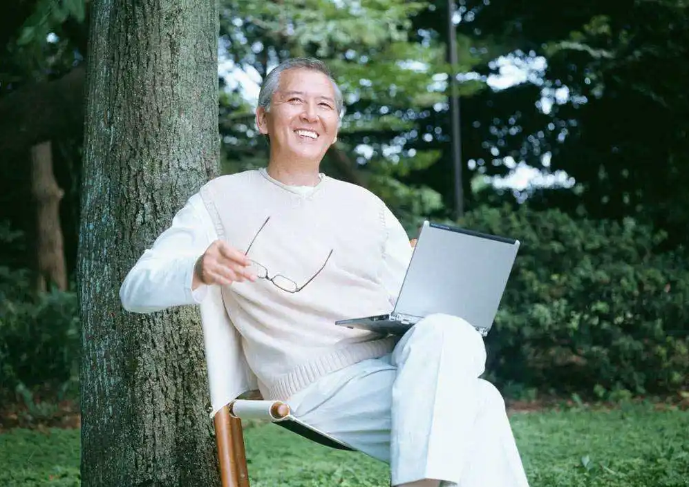 探索未来养老新趋势：揭秘“养老公寓”的温馨与智慧