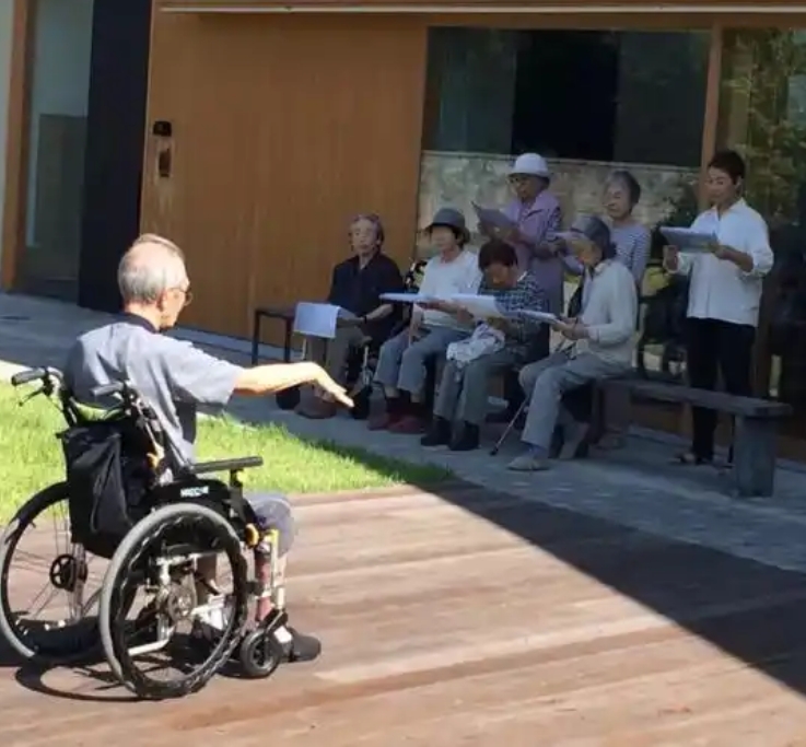 大连红旗西郊养老院都收治什么类型的老人？