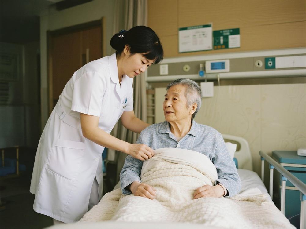 大连失能老人如何选择养老院？5 个专业指标解析！