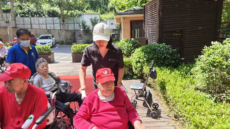 如何找到适合自己的养老院?